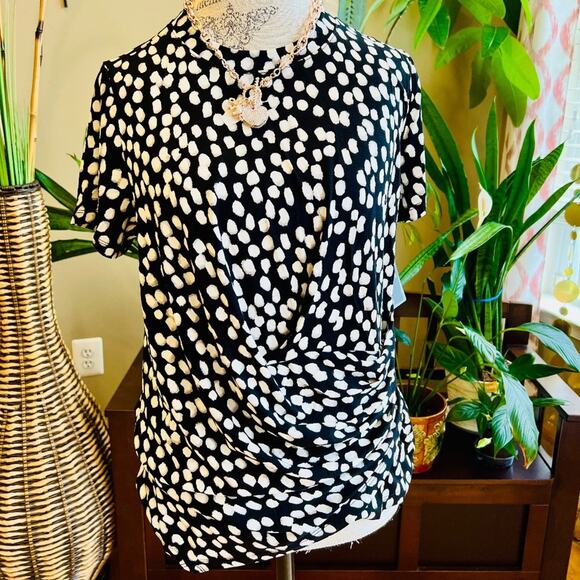 TORRID Women's Super Soft Crew Neck Asymmetrical Wrap Tee - Size 10 NWT - Picture 2 of 4